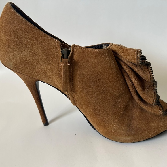 Funky & Comfy!! - Picture 8 of 10